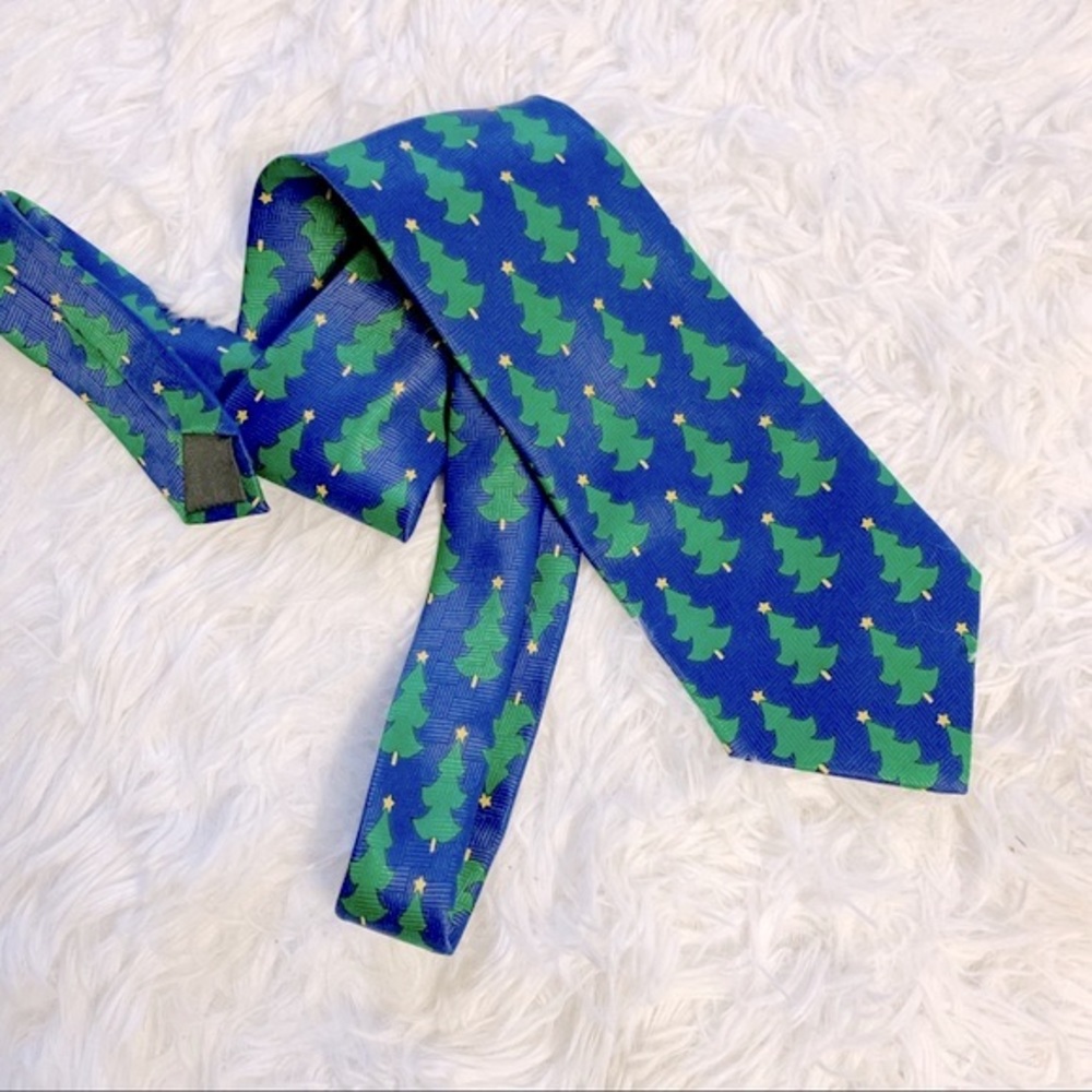 Ties in Disguise blue Christmas tree graphic tie